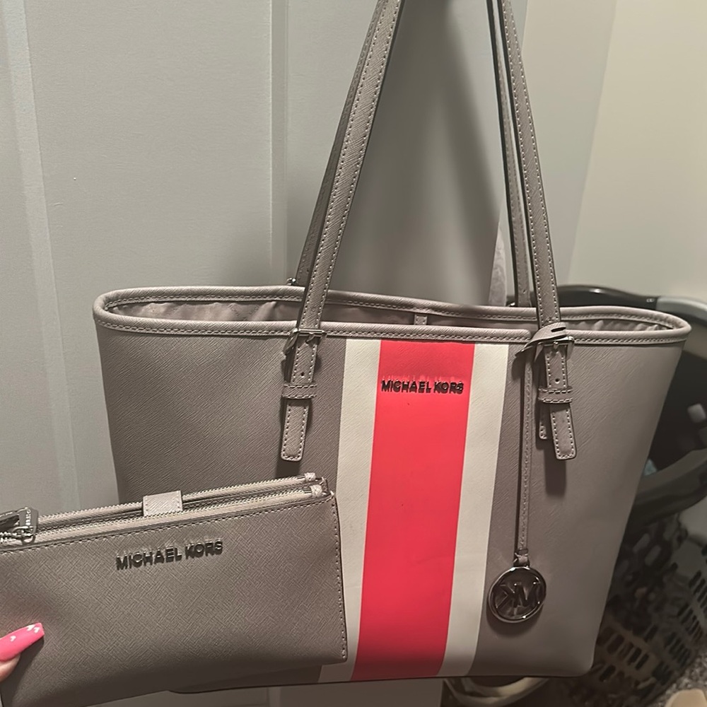 Pre loved MK purse and wallet